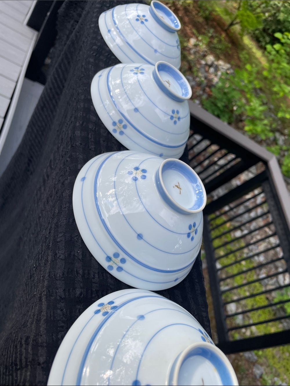 ❤️ 4 Vintage Handpainted & Signed Blue Floral Porcelain Rice Bowls - Set of 4 - Picture 2 of 9